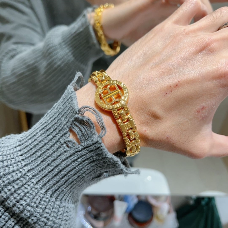 Ba1en*iaga bracelets